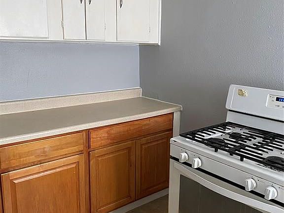 2nd image of 3309 Avenue