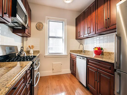Sold by Sotheby's International Realty | media 11