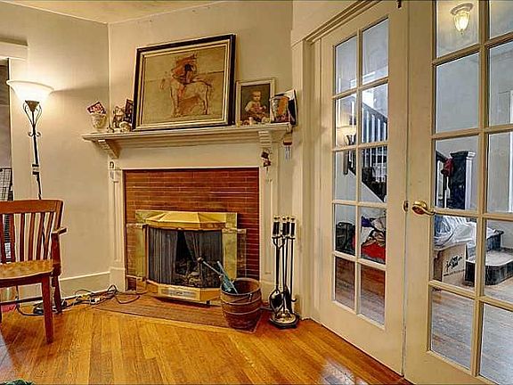 5th image of 207 Rochambeau Ave