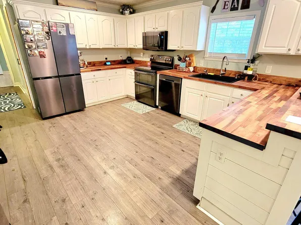 243 Springhill Rd, Green Pond, SC 29446