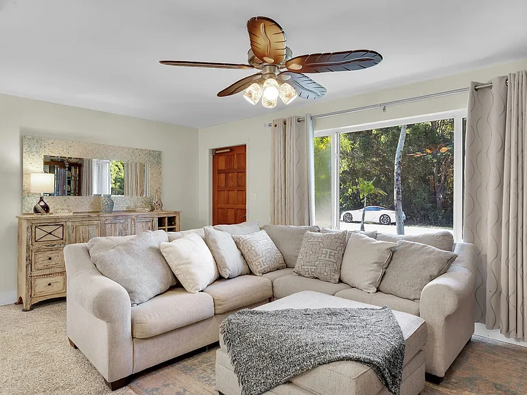 25 N Ocean Dr — Photo 6