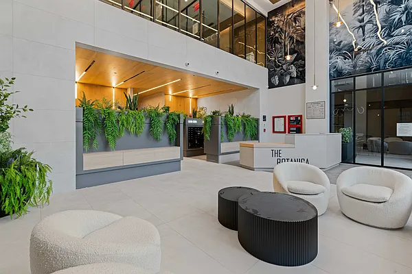 Rented by Carroll Development Leasing LLC | media 30