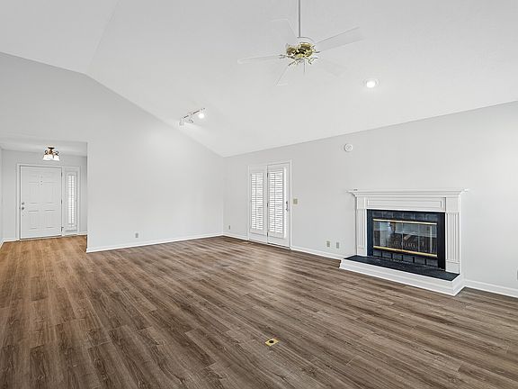 5th image of 6015 Bradford Hills Dr