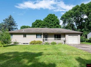1210 Woodland Ave, Mankato, MN 56001