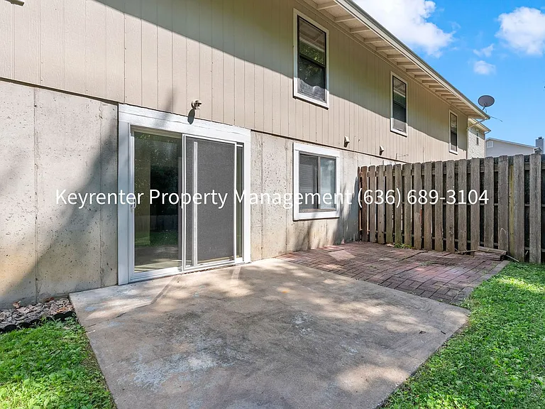 419 Omar Ct — Photo 33