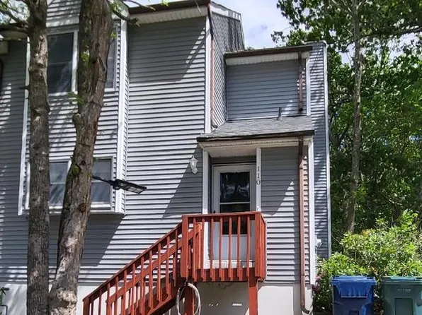 110 W Winged Foot Ct, Tuckerton, NJ 08087