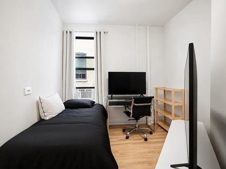 205 W 103rd St #3E — Photo 5
