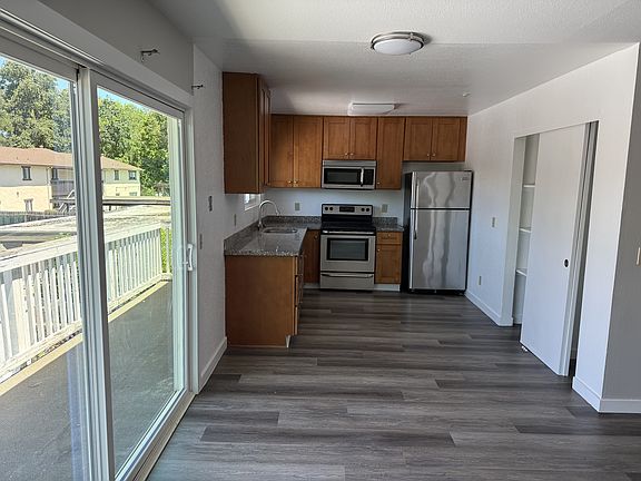 2nd image of 2431 Bethards Dr Unit 4