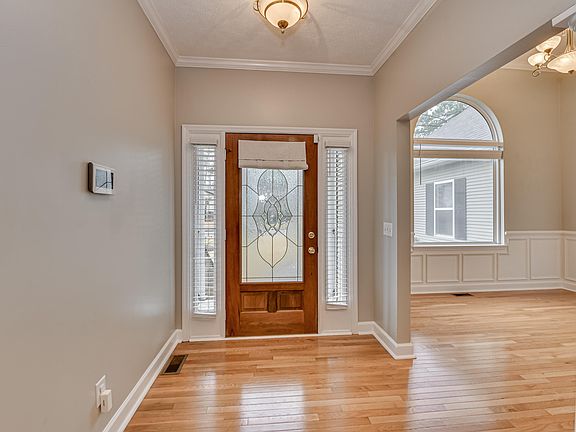 2nd image of 2046 Huron Dr