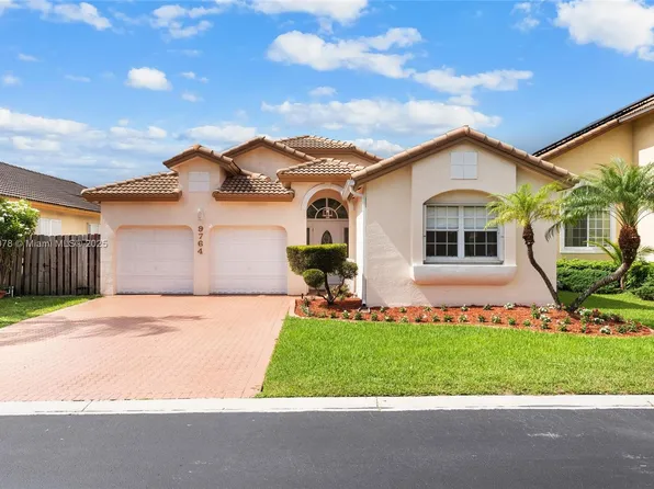 9764 NW 32nd St, Doral, FL 33172