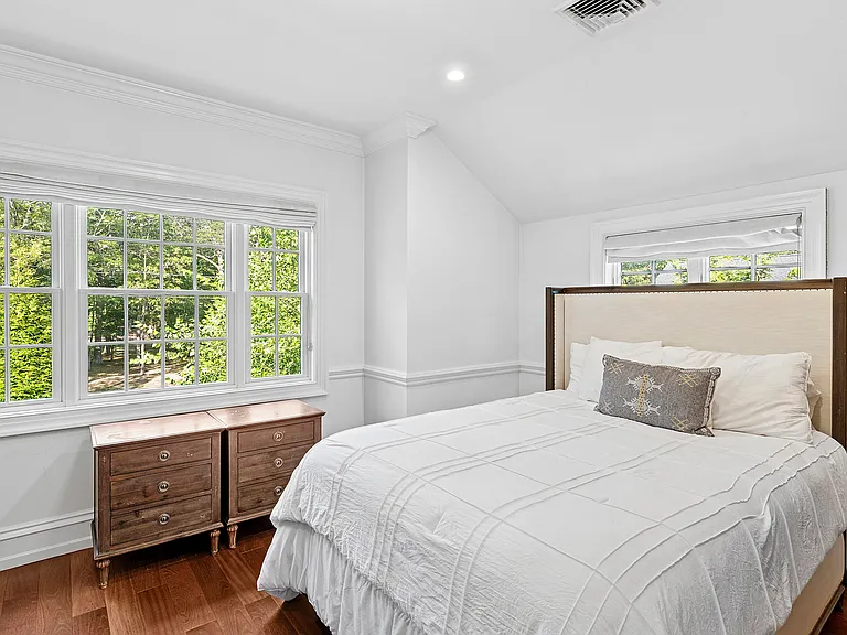 124 Underwood Dr — Photo 12