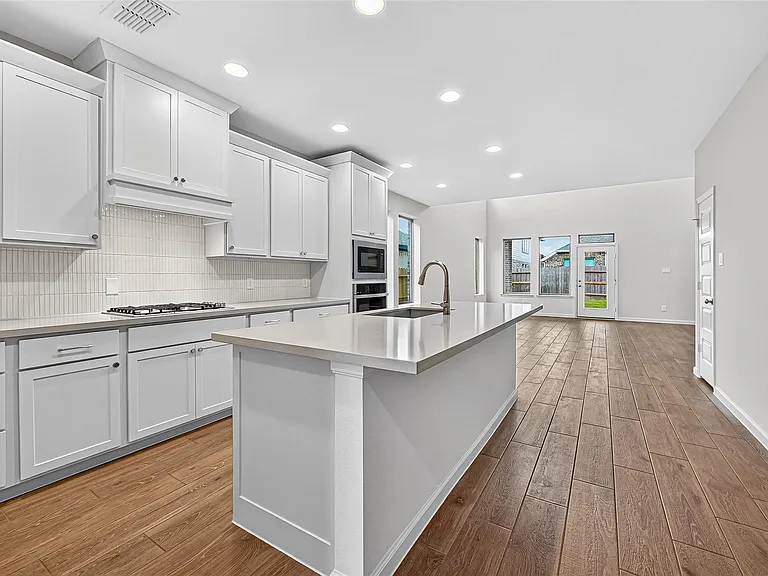 5019 Bowen Prairie Dr — Photo 9