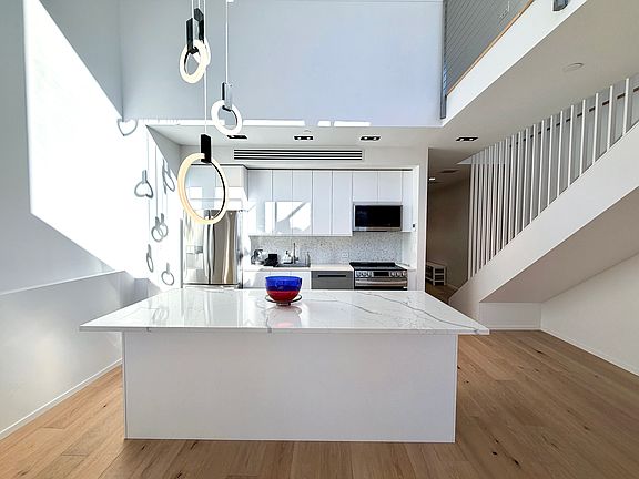 5th image of 81 Grand St Floor 2