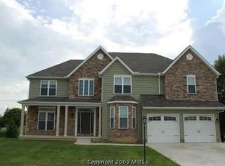 11 Wheaton Dr, Littlestown, PA 17340