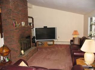 34 Fanning Ln, Smithfield, RI 02828