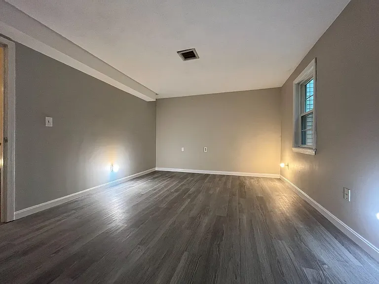 30 Hawkstead Holw — Photo 7
