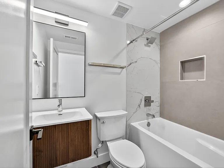 2440 Ontario Rd NW #7 — Photo 13