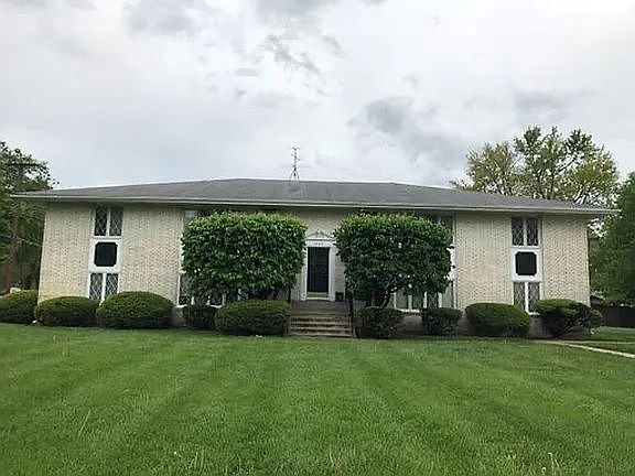 1st image of 5902-5906 Hickman Rd #F4457d7aa