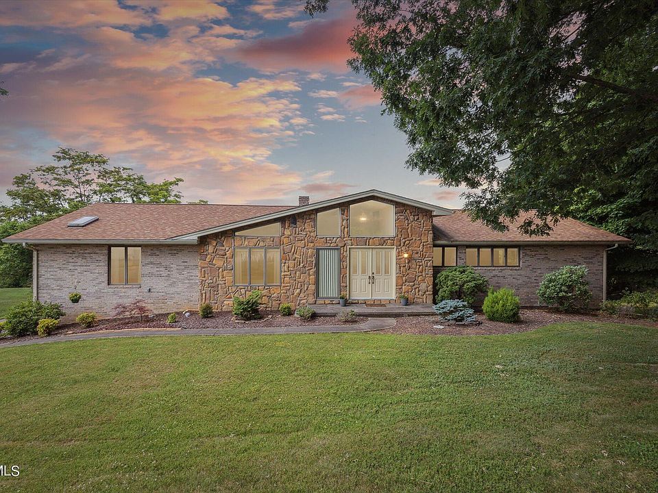 1st image of 4204 Skyland Ln