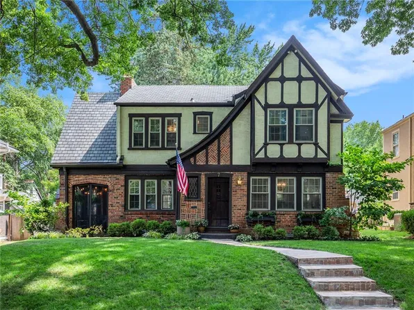 7 E 69th St, Kansas City, MO 64113