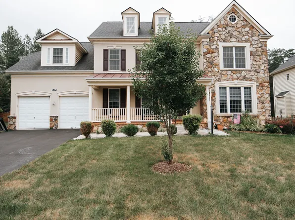 1832 Woods Edge Dr NE, Leesburg, VA 20176