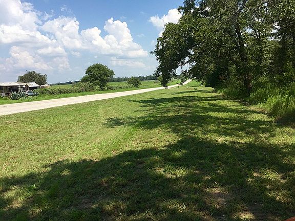 Front of property lookin N