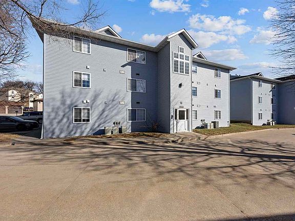 2nd image of 930A Boston Way Unit 11