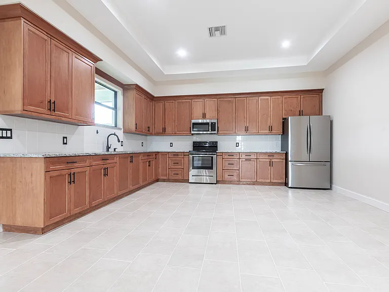 10295 Carolina St — Photo 15