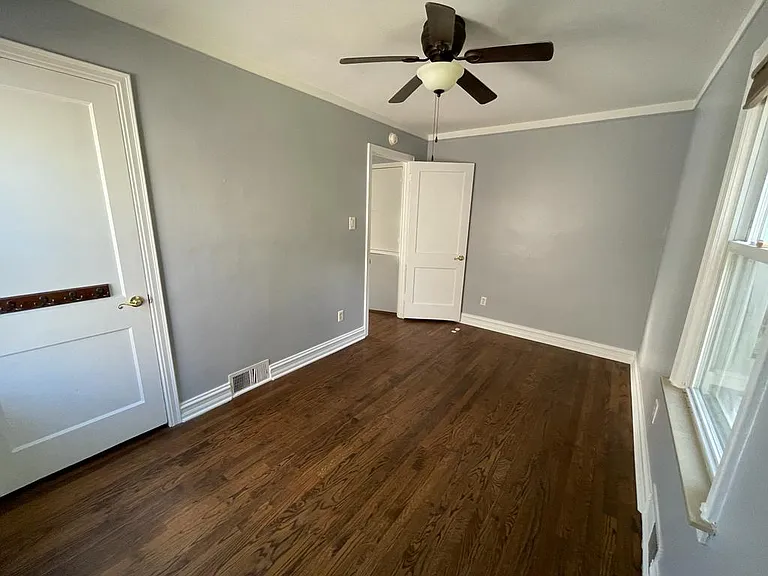 136 Girard Ave — Photo 18