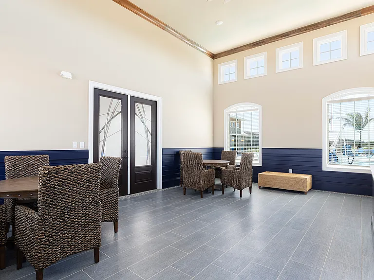 Cocoa Grand Apartments — Photo 21