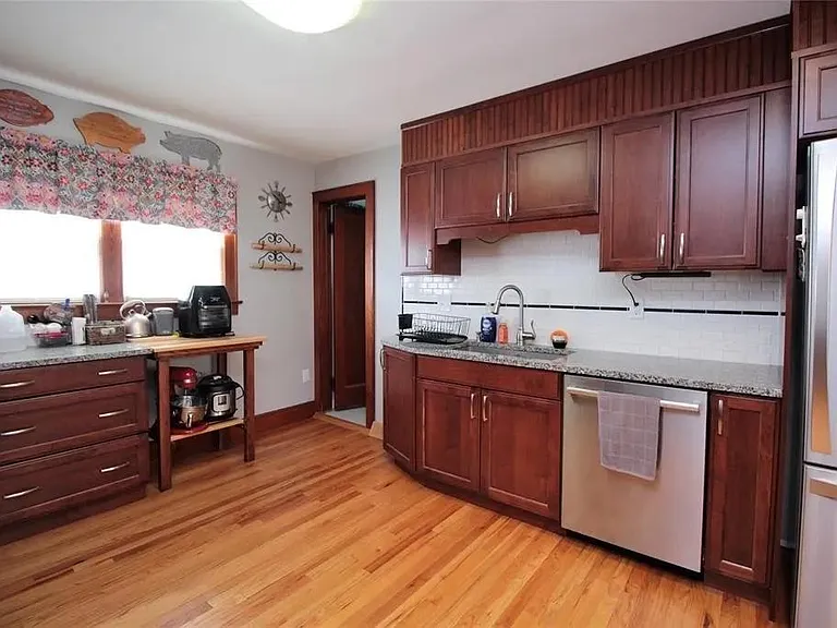 73 Albany Ave #2 — Photo 2