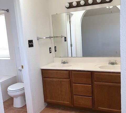 4th image of 6109 Los Fuentes Dr
