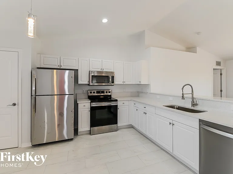 1319 NW 13th Ave — Photo 6