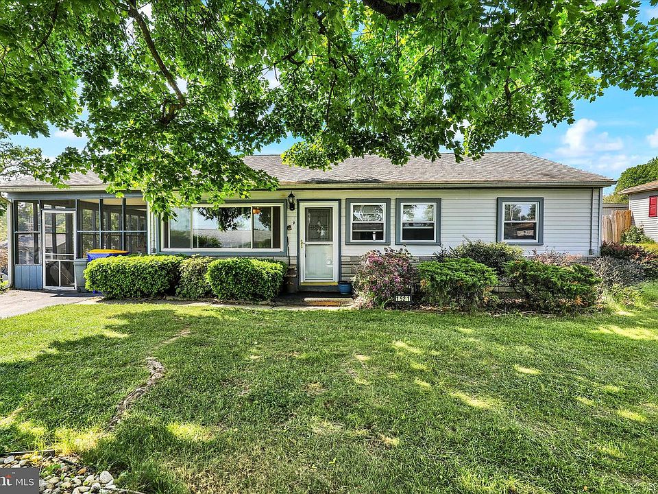 1st image of 1921 Blue Ridge Dr