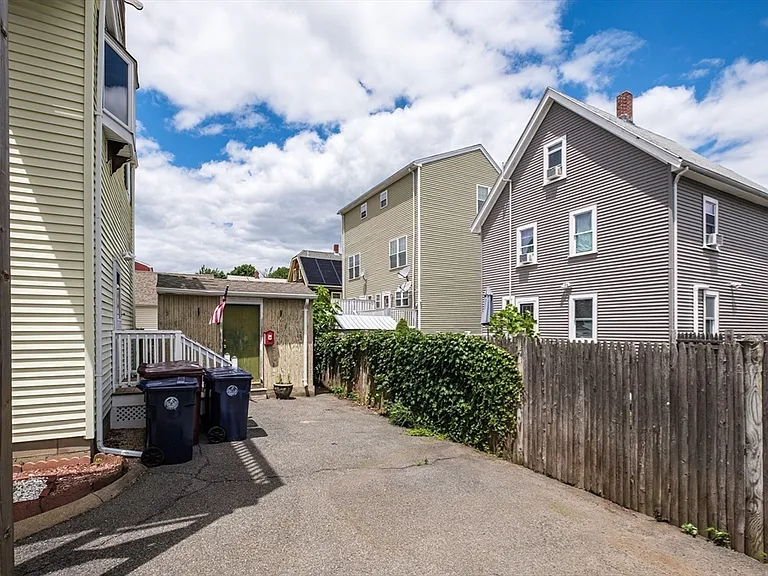 18 Chestnut St #1 — Photo 13