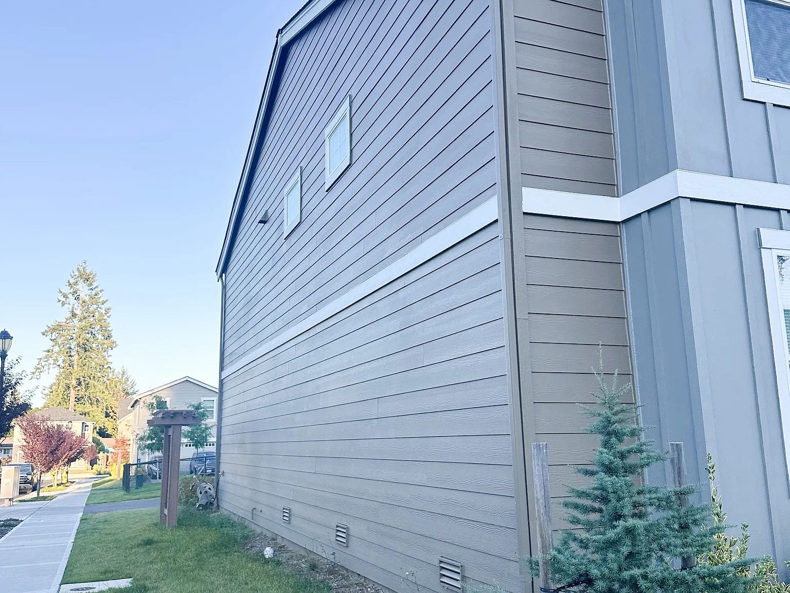 3 bed, 1403 sqft, $2,799 — Photo 2