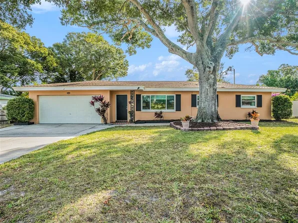 1341 Buckingham Dr, Clearwater, FL 33756