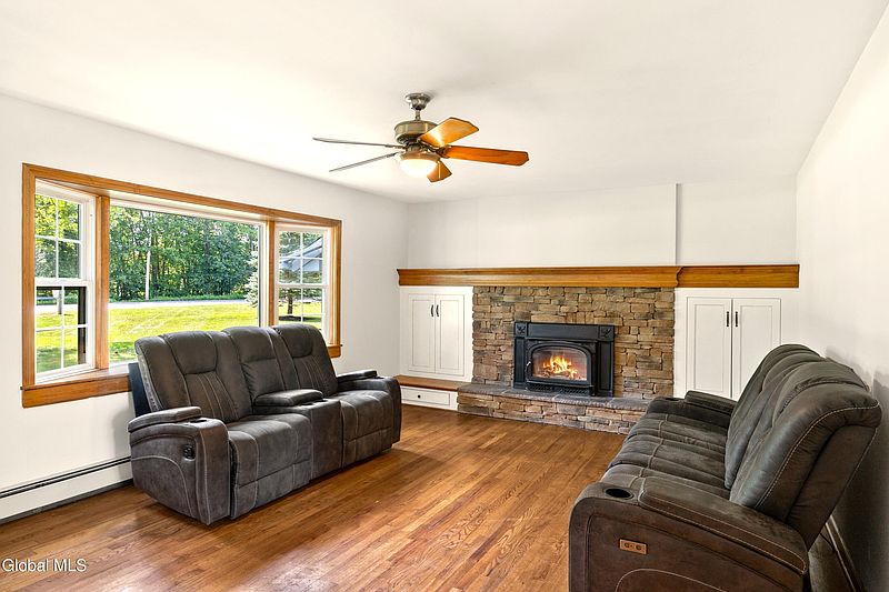 3rd image of 934 Muriel Peterson Drive