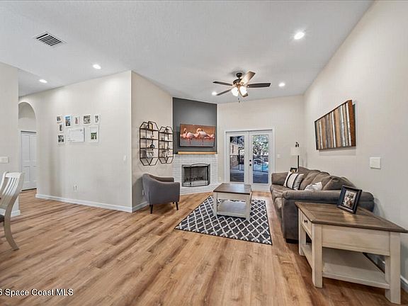 4th image of 35 River Ridge Dr