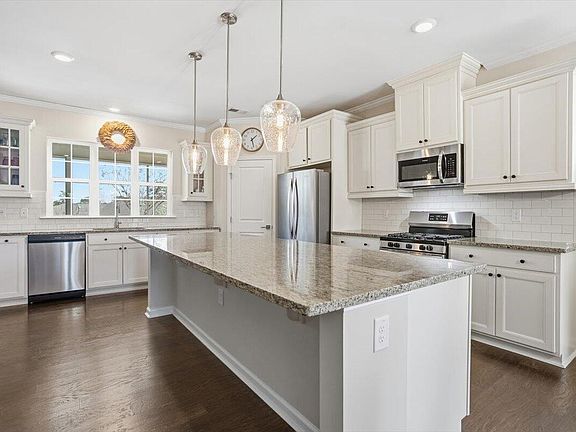 3rd image of 1208 Farm Leaf Dr