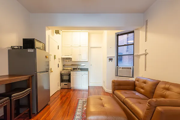 Rented by Batra Group Inc | media 5