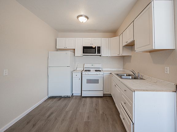 4th image of 864 E Chandler Blvd #5