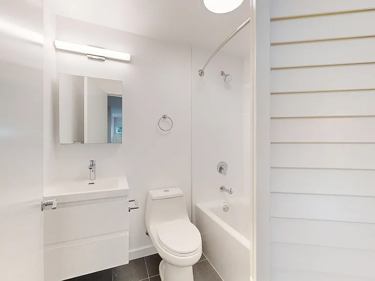 2425 Buchanan St #113 — Photo 8