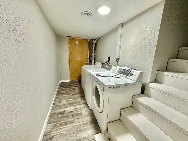 2527 Lynner Dr — Photo 10