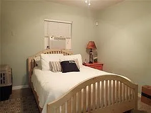 5950 NE 6th Ave — Photo 35