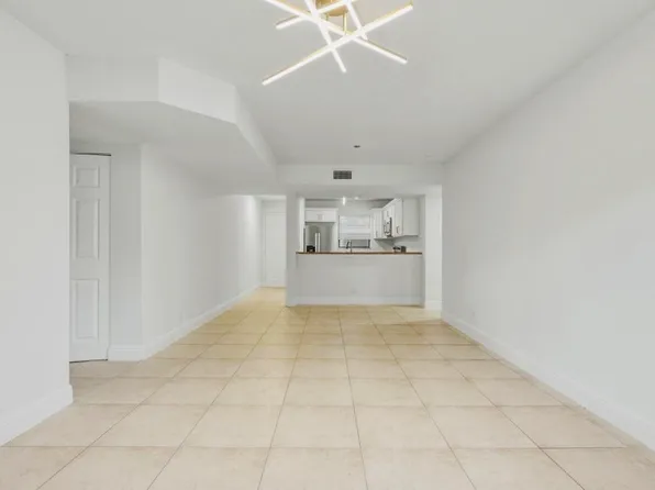 1581 Windorah Way #B, West Palm Beach, FL 33411