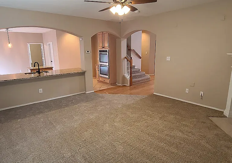625 Manchester Dr — Photo 9