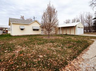 457 N 6th Ave, Forsyth, MT 59327