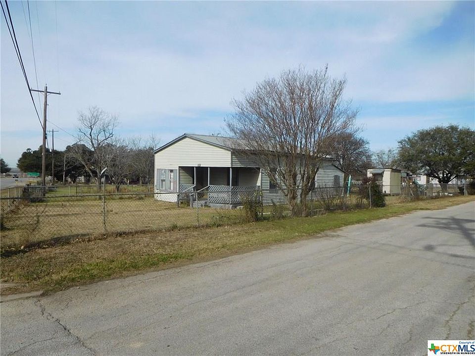 2nd image of 202 W Highway 90a