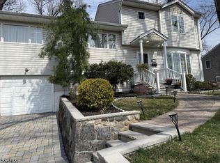 43 Busteed Dr, Midland Park Boro, NJ 07432